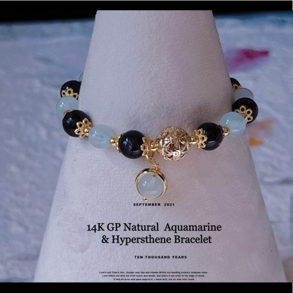 Natural ‼️Milky Aquamarine& Hypersthene Bracelet
